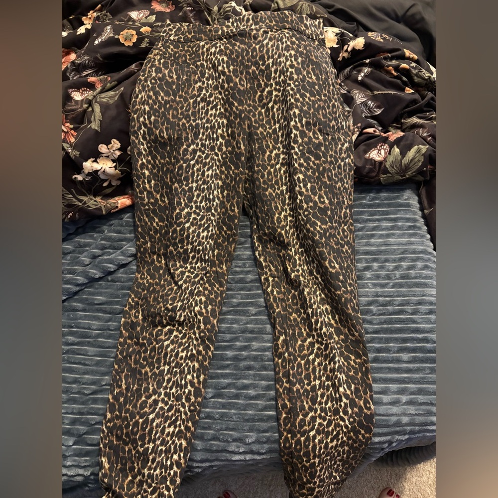 Vixen by micheline Pitt leopard pants size medium
